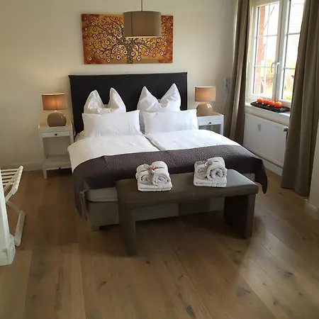 Haus Le Rose Homestay *